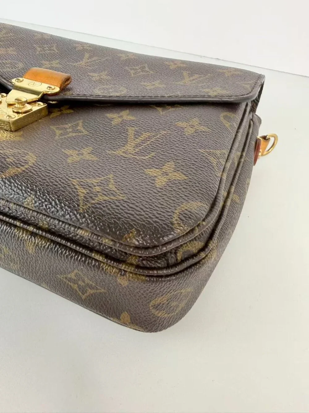 Louis Vuitton Pochette Metis